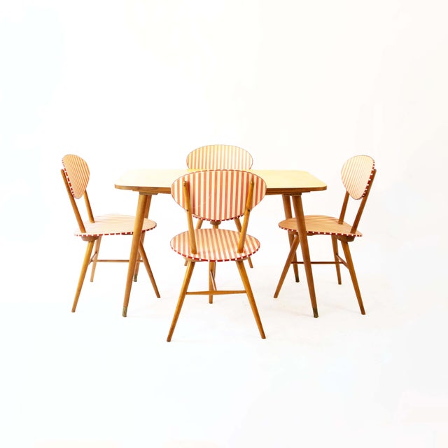 This charming dining set dates back to the 1950s and embodies the optimism and spirit of experimentation of the post-war...
