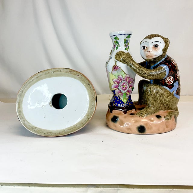 1960s Vintage Chinoiserie Hollywood Regency Majolica Monkey Tobacco Leaf Vases, Large Scale - A Mirrored Pair For Sale - Image 12 of 12