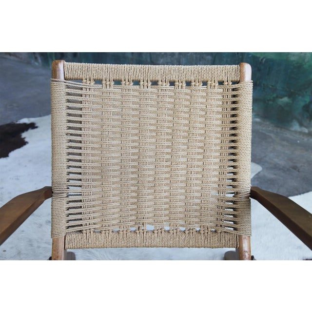 Mid Century Scandinavian Vintage Folding Rope Armchair in the Manner of Hans Wegner For Sale - Image 9 of 10