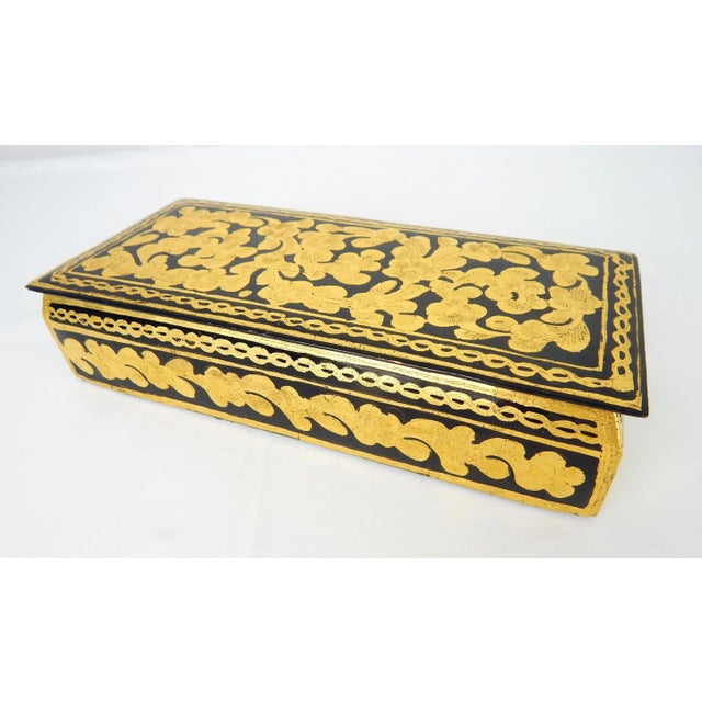 Asian 1960s Vintage Black & Gold Lacquer Burmese Box For Sale - Image 3 of 12