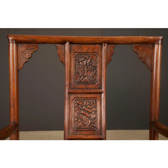 Wood Pair of Qing Dynasty Chinese Horseshoe-Back Armchairs in Carved Elmwood For Sale - Image 7 of 18