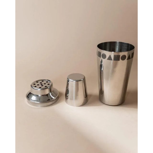 Vintage Geometric Cocktail Mixer in Stainless Steel, Italy, 1980s For Sale - Image 3 of 11