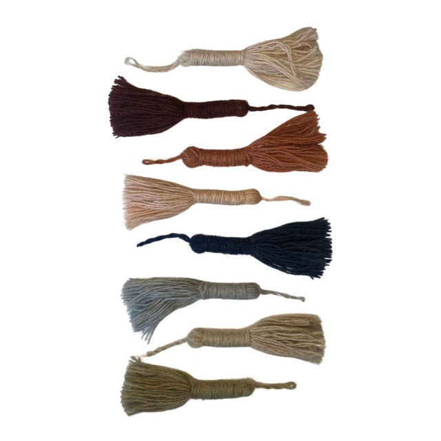 Experience the quality of our wool rugs and the richness of our signature color palette with our Wool Swatch Bundle. This...