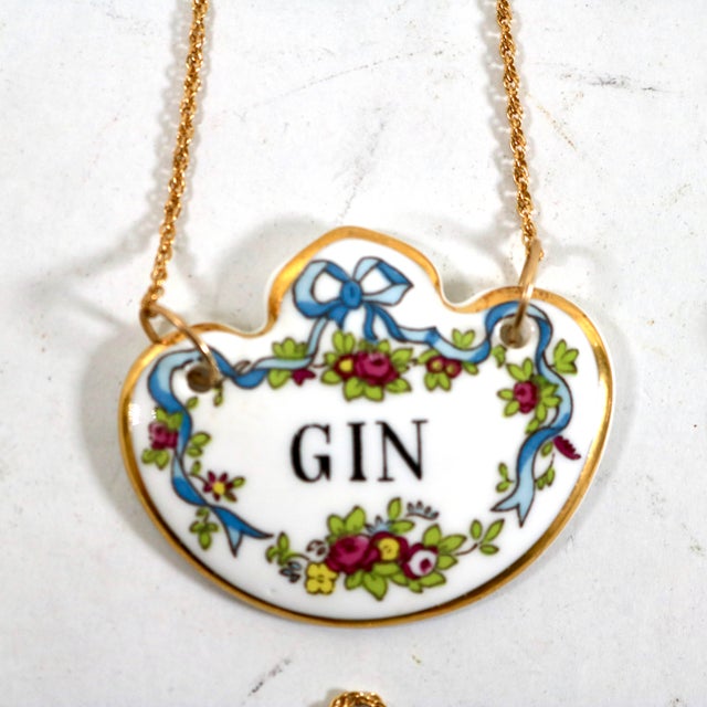 English Mid 20th Century Crown Staffordshire Fine Bone China Decanter Tags - Set of 4 For Sale - Image 3 of 8