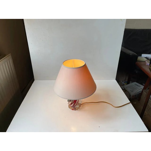 Small Twisted Glass with Air-Bubbles Murano Table Lamp, 1950s For Sale - Image 4 of 7