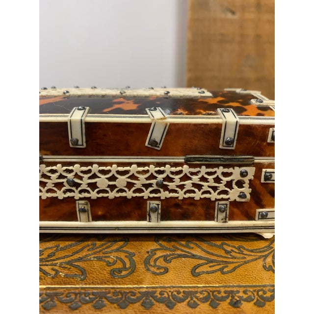 Mid 19th Century Antique Anglo-Indian Fretwork Trinket Box For Sale In Dallas - Image 6 of 7