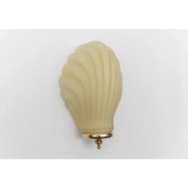 Metal Shell-Shaped Cream Satin Glass Wall Light, Italy, 1960s For Sale - Image 7 of 10