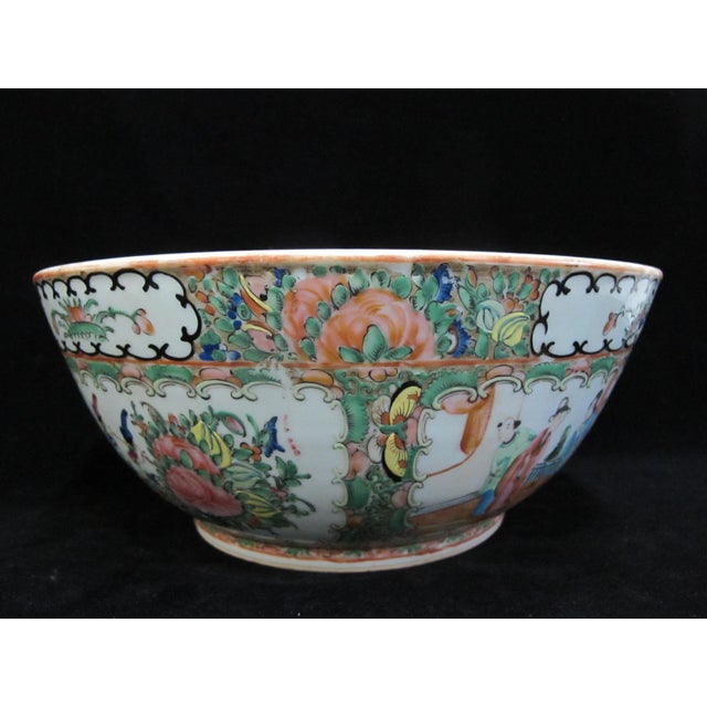 Chinese Export Porcelain Famille Rose Medallion 11" Punch Serving Bowl For Sale In Portland, OR - Image 6 of 16