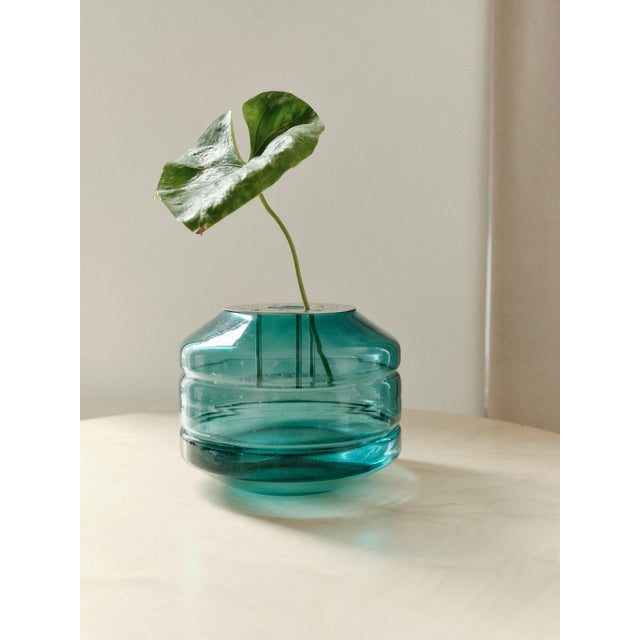 Orb Modern Minimalist Blown-Glass Transparent Vase For Sale - Image 4 of 12
