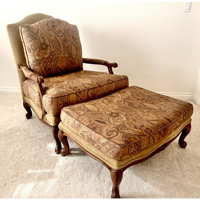 Ethan Allen Bergere French Louis XV Harris Chair With Ottoman Late 20th Century Excellent Condition For Sale - Image 18 of 18