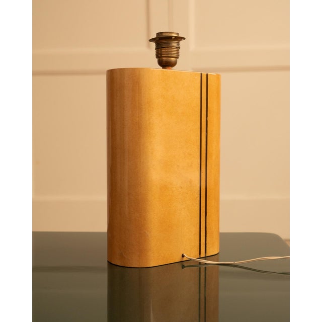 Aldo Tura Parchment lamp - Italy, 1960s This stylish lamp features rounded lines and soft colors. Very good vintage...