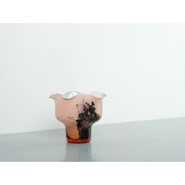 Mid-Century Italian Shell in Glass, 1970s, in Good conditions. Designed 1970 to 1979