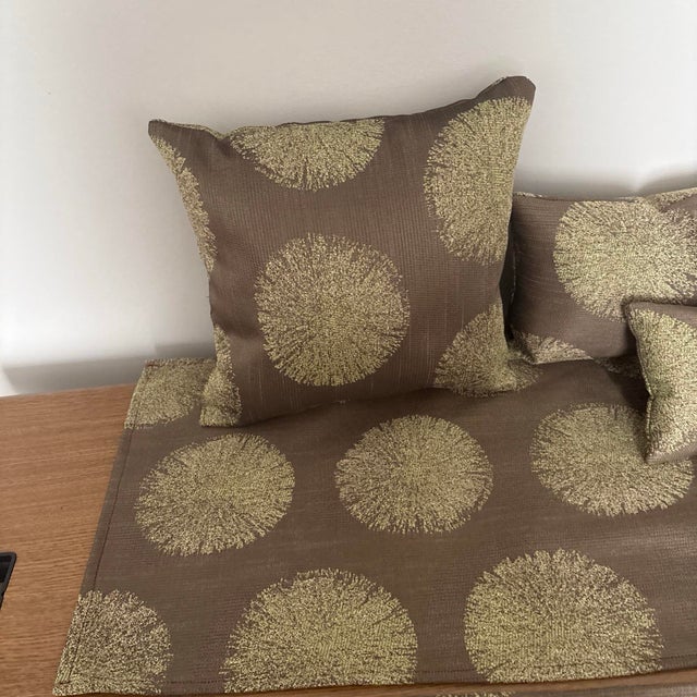 American Waterproof Table Runner and 4 Pillows Handmade New For Sale - Image 3 of 12