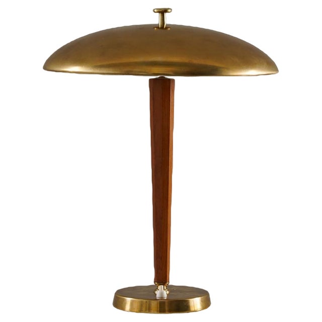 Modern Swedish Brass and Oak Table Lamp attributed to Nordiska Kompaniet Nk, 1930s For Sale