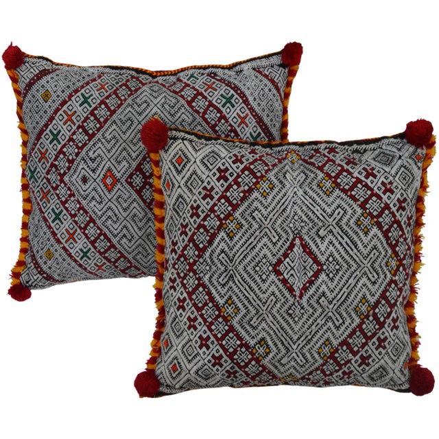 Stunning Moroccan pillows handwoven by the Berbers of the High Atlas Mountains. Featuring an ornate display of Diamonds...