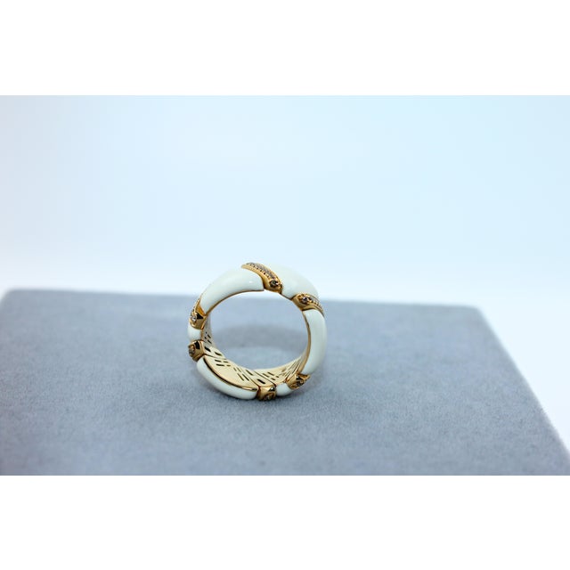 White Diamond White Beige Cream Ivory Enamel Eternity Band Unique 18k Yellow Gold Ring, Size 7.5 For Sale - Image 8 of 18