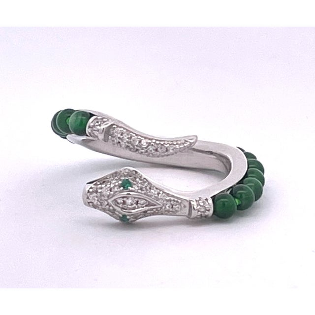 Modern Silver Wrap-Style Cocktail Ring With Green Jade and Cubic Zirconia, Size 6.5 For Sale - Image 3 of 9
