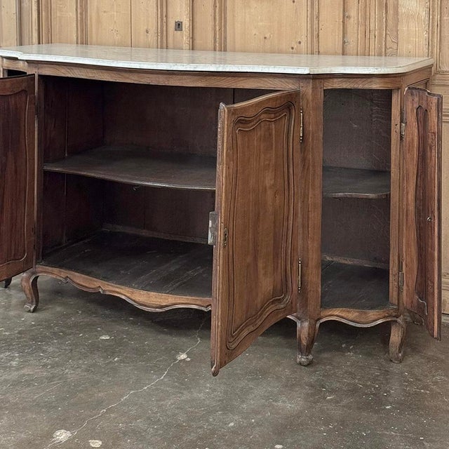18th Century French Louis XV Walnut Buffet ~ Credenza With Carrara Marble For Sale - Image 15 of 18