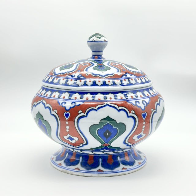 Ceramic Musée du Louvre Heritage Collection: 16th Century Iznik Quartz Lidded Bowl Replica – Masterpiece Series (Limited Edition) For Sale - Image 7 of 9