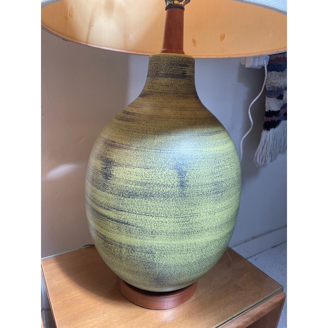 Olive 1960s Pair of Mid Century Modern Glazed Olive Green Table Lamps For Sale - Image 8 of 10