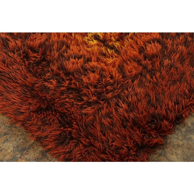 Mid-Century Modern Vintage Swedish Rya Rug in Orange & Red With Starburst Medallion - Rug & Kilim For Sale - Image 3 of 7