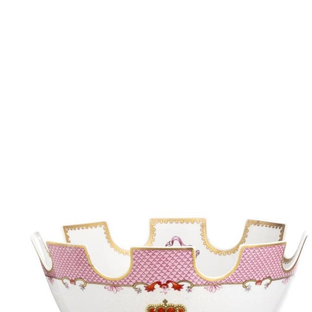 Porcelain - Two coats of arms. Made of porcelain, 20th century manufacture by Porart. Inscriptions on the base: "East...