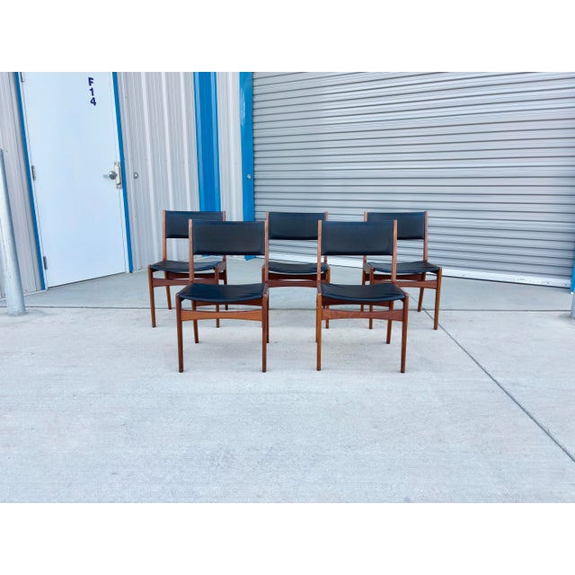 Brown 1960s Danish Modern Teak & Vinyl Dining Set of 6 For Sale - Image 8 of 12