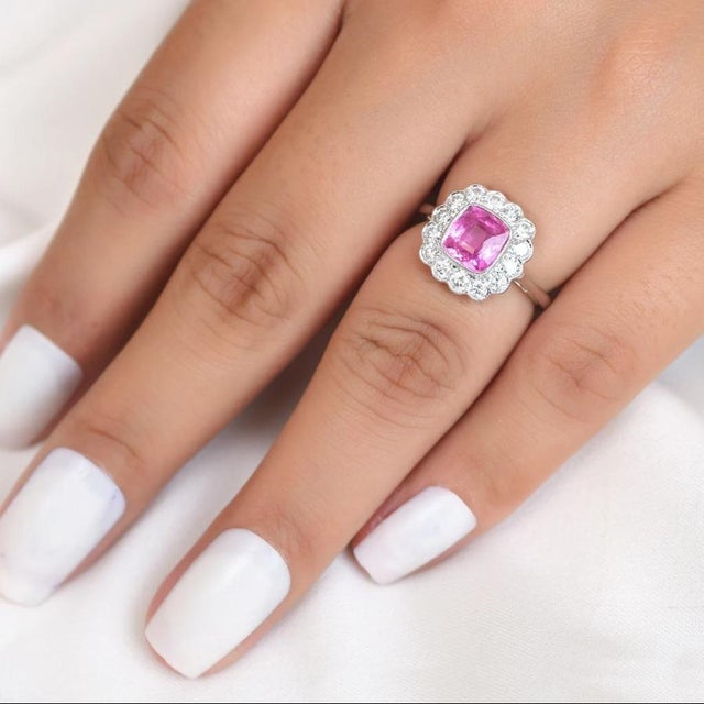 Natural 2.29 cts pink sapphire & 0.81 cts diamond ring in 18k gold For Sale - Image 13 of 18
