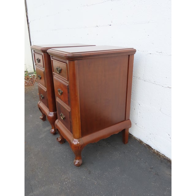 Queen Anne Tall Narrow Queen Anne Burl Walnut Nightstands End Bedside Tables a Pair 6659 For Sale - Image 3 of 18