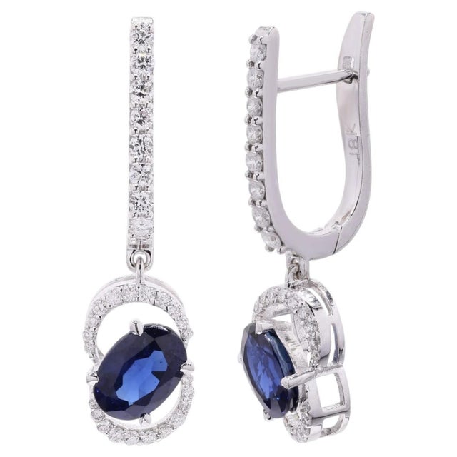 Modern Natural Blue Sapphire & Diamond Earring in 18k Gold For Sale - Image 3 of 8