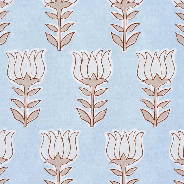 Contemporary SAMPLE - Schumacher Mia Tulip Fabric In Sky & Sand For Sale - Image 3 of 4