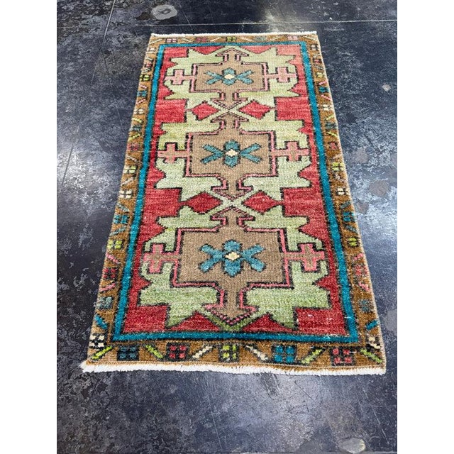 Turkish Yastik Rug 1'5" x 2'6" For Sale - Image 4 of 5