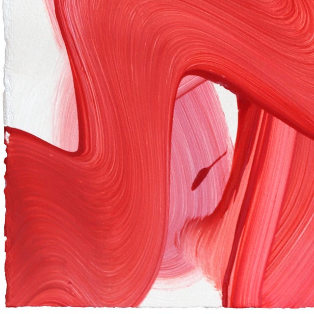 The colorful abstract artworks of Romanian artist Alex Voinea are inspired by experiments with paint poured over vibrating...