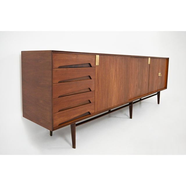 Sideboard attributed to Renato Magri for Cantieri Carugati, 1960s attributed to Edmondo Palutari For Sale - Image 4 of 16