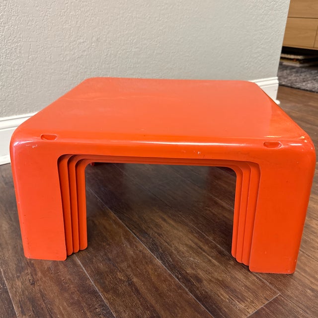 Set of 4 Stackable Fiberglass Quattro Gatti Tables by Mario Bellini for C & B Italia, 1970s For Sale - Image 12 of 12