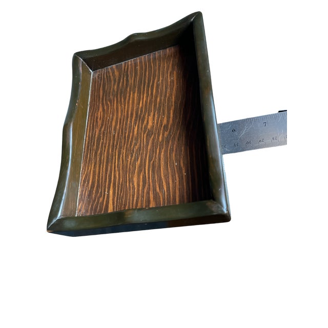 1990s Vintage Handmade and Signed Quartersawn Oak Tray With Scalloped Edge Catchall Vide-Poche For Sale - Image 5 of 8