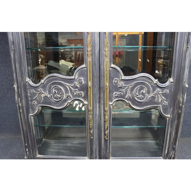 Late 20th Century French Provincial Style Carved Display Cabinet / Vitrine For Sale - Image 12 of 18