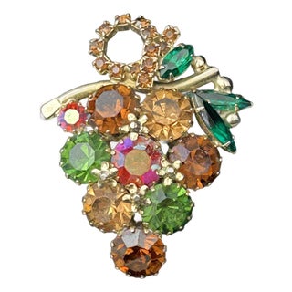Weiss Fall Thanksgiving Holiday Prong Set Rhinestone Gold Toned Grapes Brooch For Sale