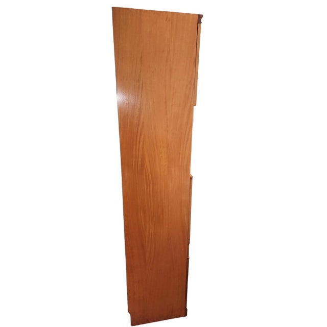 Super and rare mid-century modern lounge unit by Beithcraft of Scotland, circa late 1960s, in excellent condition. Tall,...