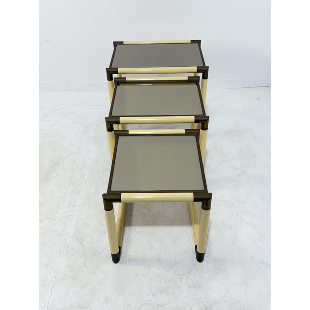 Beige Enameled Metal and Brass Coffee Tables in the style of Tommaso Barbi, 1970, Set of 3 For Sale - Image 8 of 17