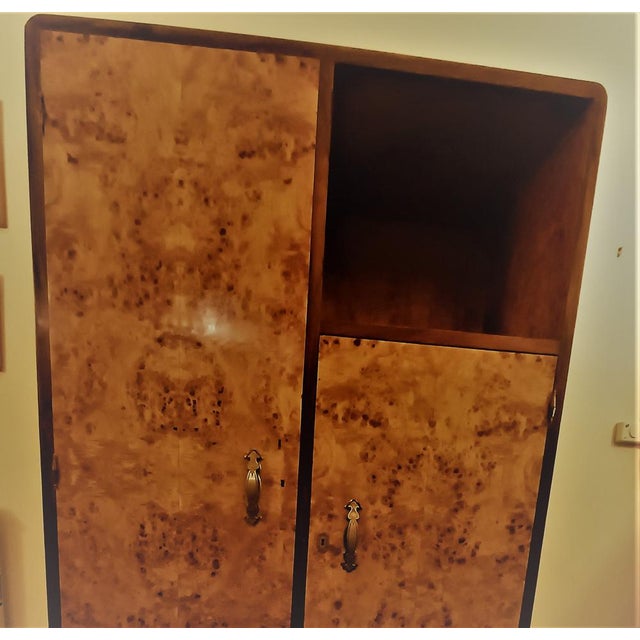 Wood Italian Art Nouveau Rationalist Birch Burl Wardrobe with Bronze Handles in the style of Gaetano Borsani, 1936 For Sale - Image 7 of 9