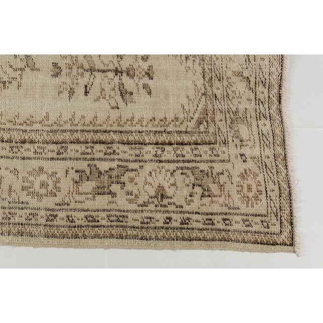 Textile Mid 20th Century Beige Handknotted Area Carpet For Sale - Image 7 of 10