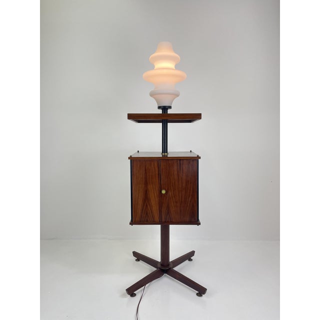 Illuminated Rotating Cabinet in the style of Ico Parisi, Italy, 1960s For Sale - Image 13 of 18