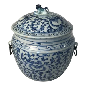 Tongzhi Era C.1870 Foliate Decoration Covered Porcelain Ginger Jar, Iron Handles on the Sides and Foo Dog Ceramic Handle on the Lid