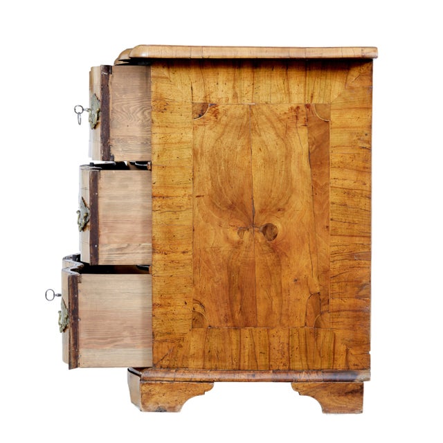 Burr Walnut Chest of Drawers, 1730s For Sale - Image 4 of 11