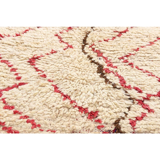 Late 20th Century Vintage Azilal Moroccan Rug, 03'09 X 06'11 For Sale - Image 5 of 10