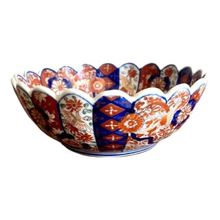 Antique Japanese Imari Scalloped Edge Bowl, 1900 For Sale