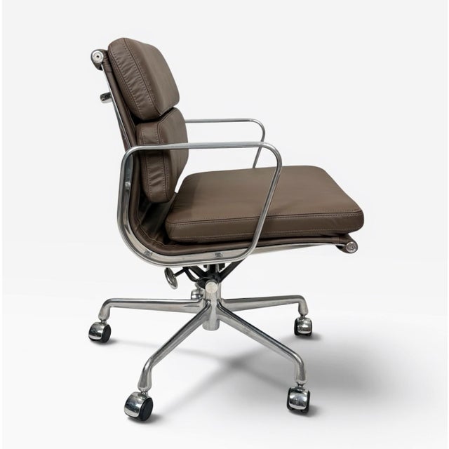 Herman Miller Herman Miller Eames Aluminum Group Soft Pad Management Chair - Espresso Brown Leather For Sale - Image 4 of 10
