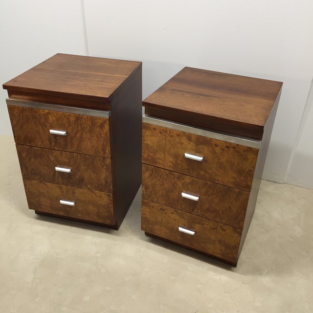 Mid-Century Modern Pair of Walnut Three Drawer Nightstands With Burl Fronts and Silver Accents by National Mt. Airy For Sale - Image 3 of 14