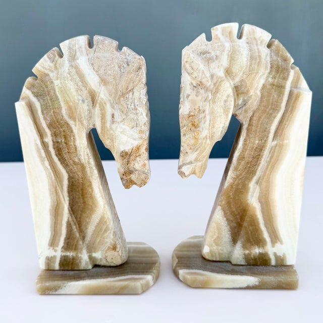 Mid-Century Modern Hand-Carved Banded Onyx Marble Horse Head Bookends For Sale - Image 4 of 6